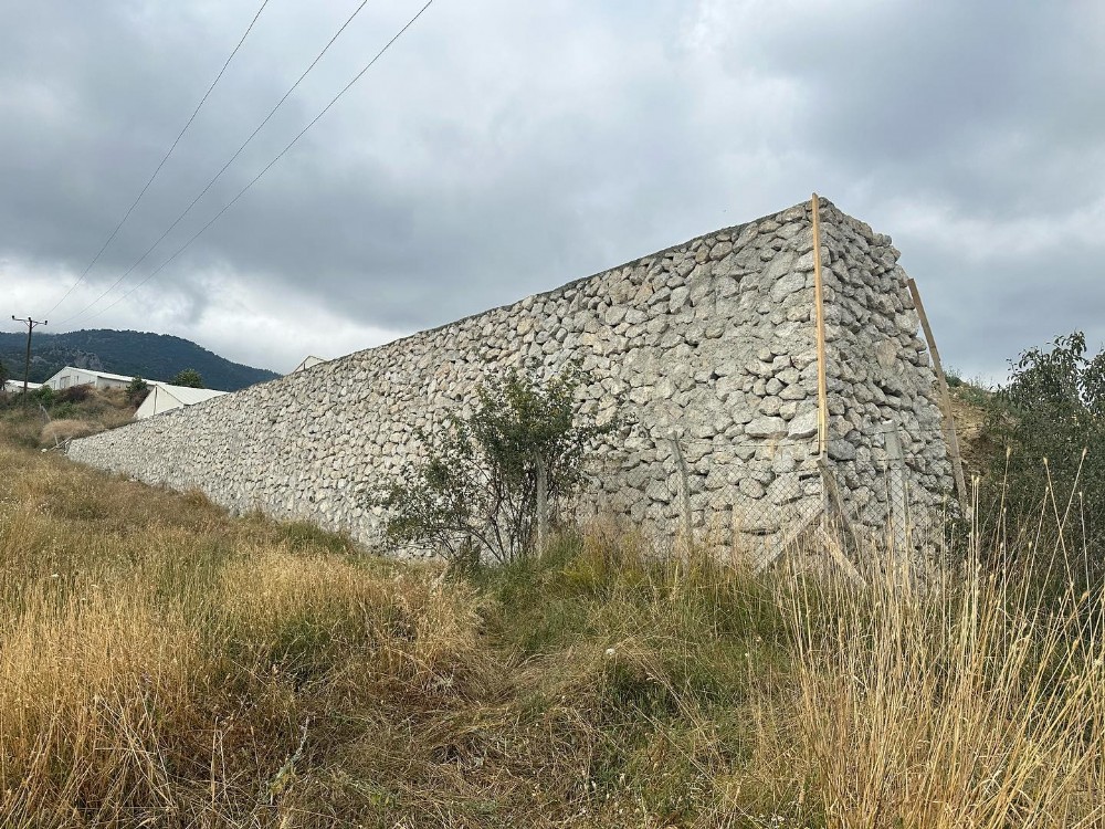Ta� Duvar 22