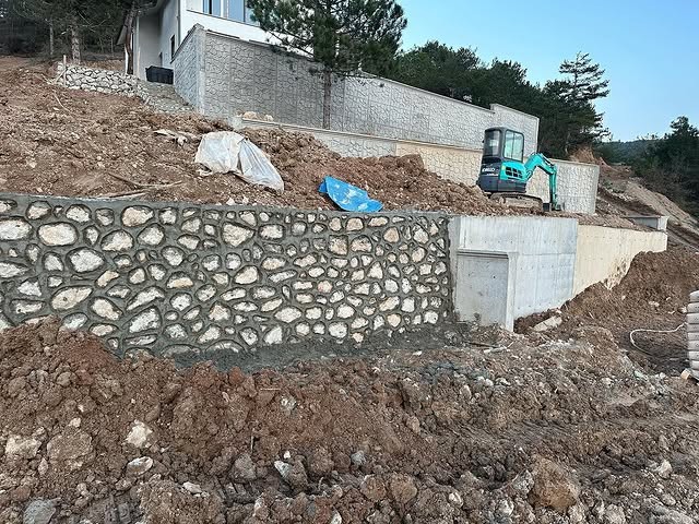 Ta� Duvar 32